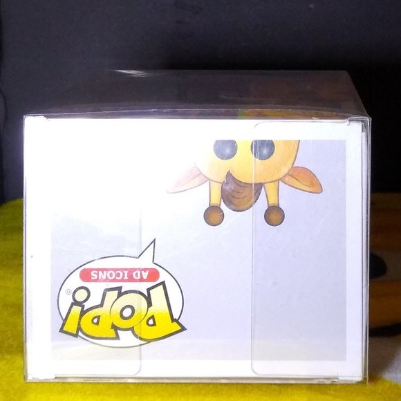 Geoffrey Toys R Us Ad Icon Flocked Funko Pop 12 protector NIB - Picture 4 of 4